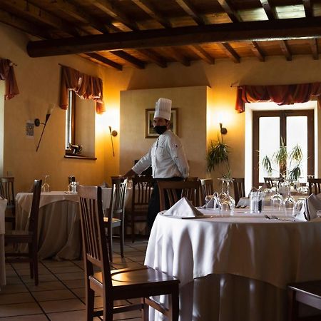 Hotel Alla Corte Dei Bicchi Cavriana ภายนอก รูปภาพ