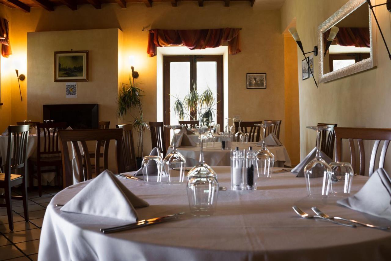 Hotel Alla Corte Dei Bicchi Cavriana ภายนอก รูปภาพ