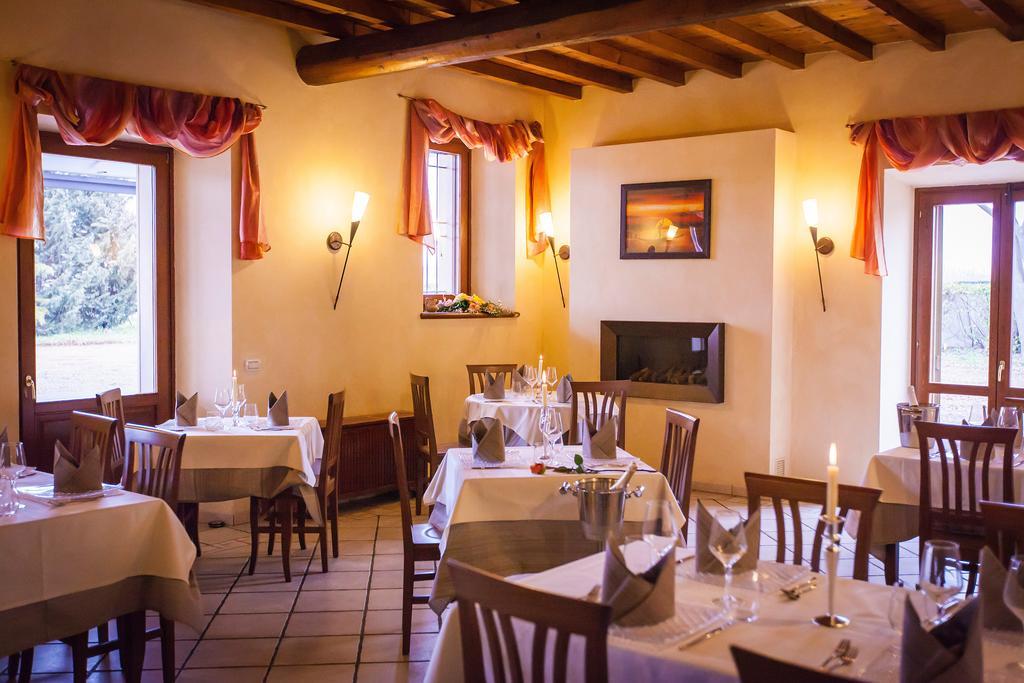 Hotel Alla Corte Dei Bicchi Cavriana ภายนอก รูปภาพ