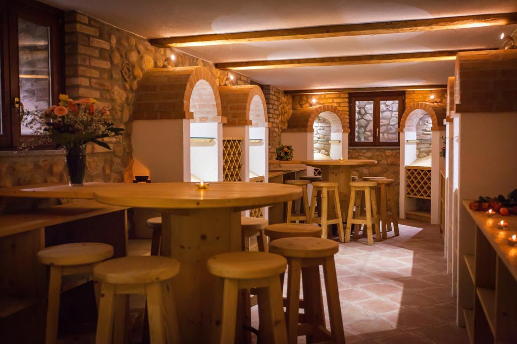 Hotel Alla Corte Dei Bicchi Cavriana ภายนอก รูปภาพ
