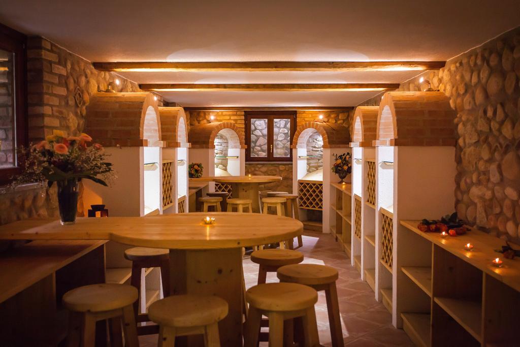 Hotel Alla Corte Dei Bicchi Cavriana ภายนอก รูปภาพ