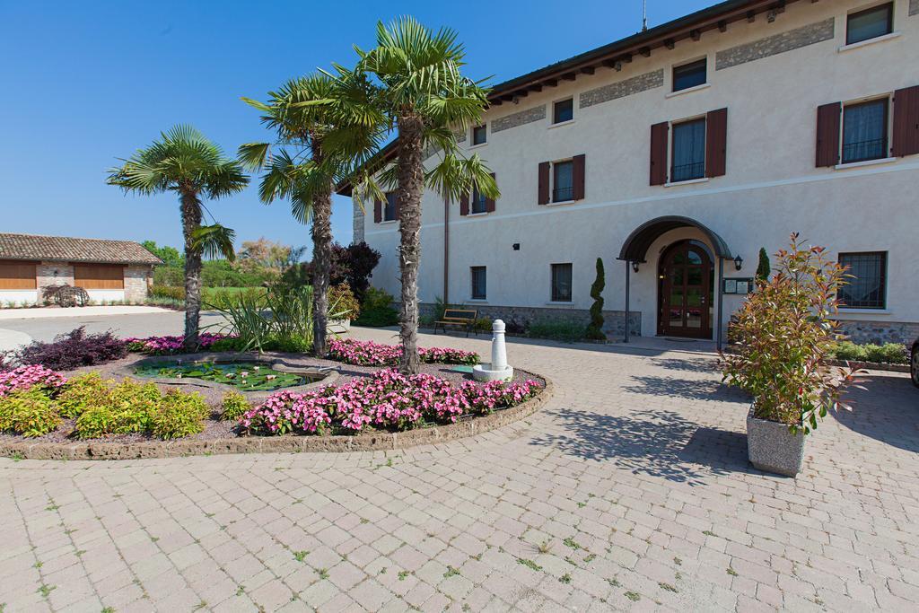 Hotel Alla Corte Dei Bicchi Cavriana ภายนอก รูปภาพ