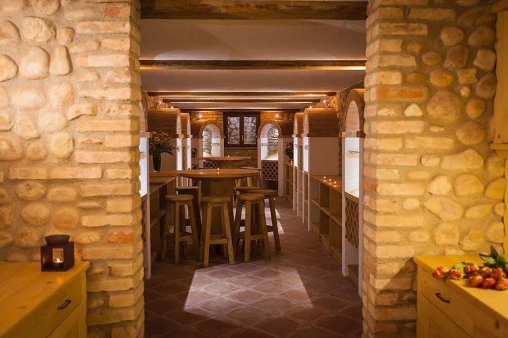 Hotel Alla Corte Dei Bicchi Cavriana ภายนอก รูปภาพ