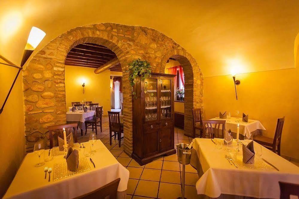 Hotel Alla Corte Dei Bicchi Cavriana ภายนอก รูปภาพ