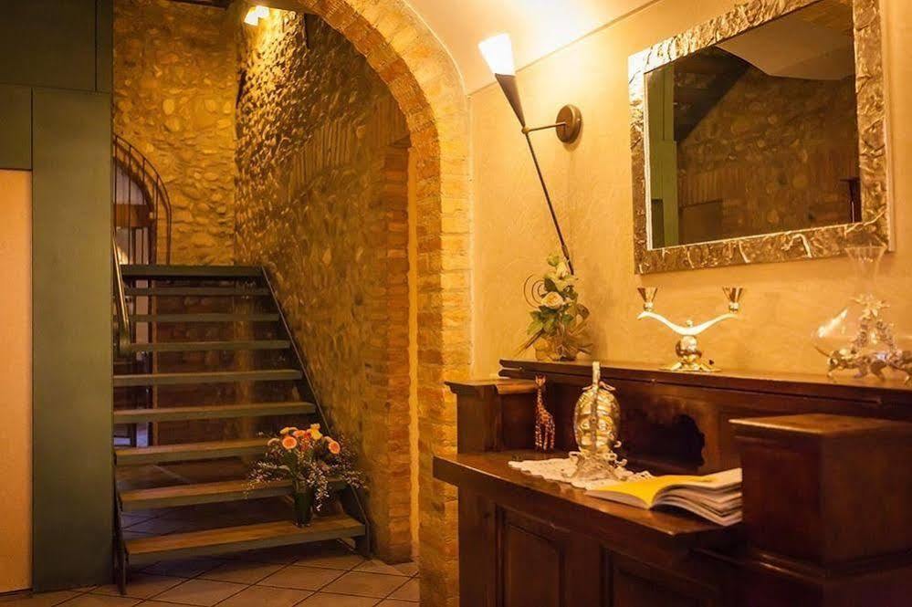 Hotel Alla Corte Dei Bicchi Cavriana ภายนอก รูปภาพ